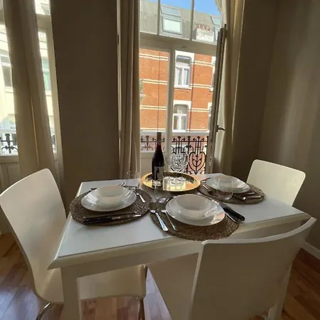 Apartment Lumineux Dans Un Quartier Anime #2 *